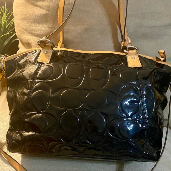 COACH  Purse Black Patent Poppy - Picture 2 of 10